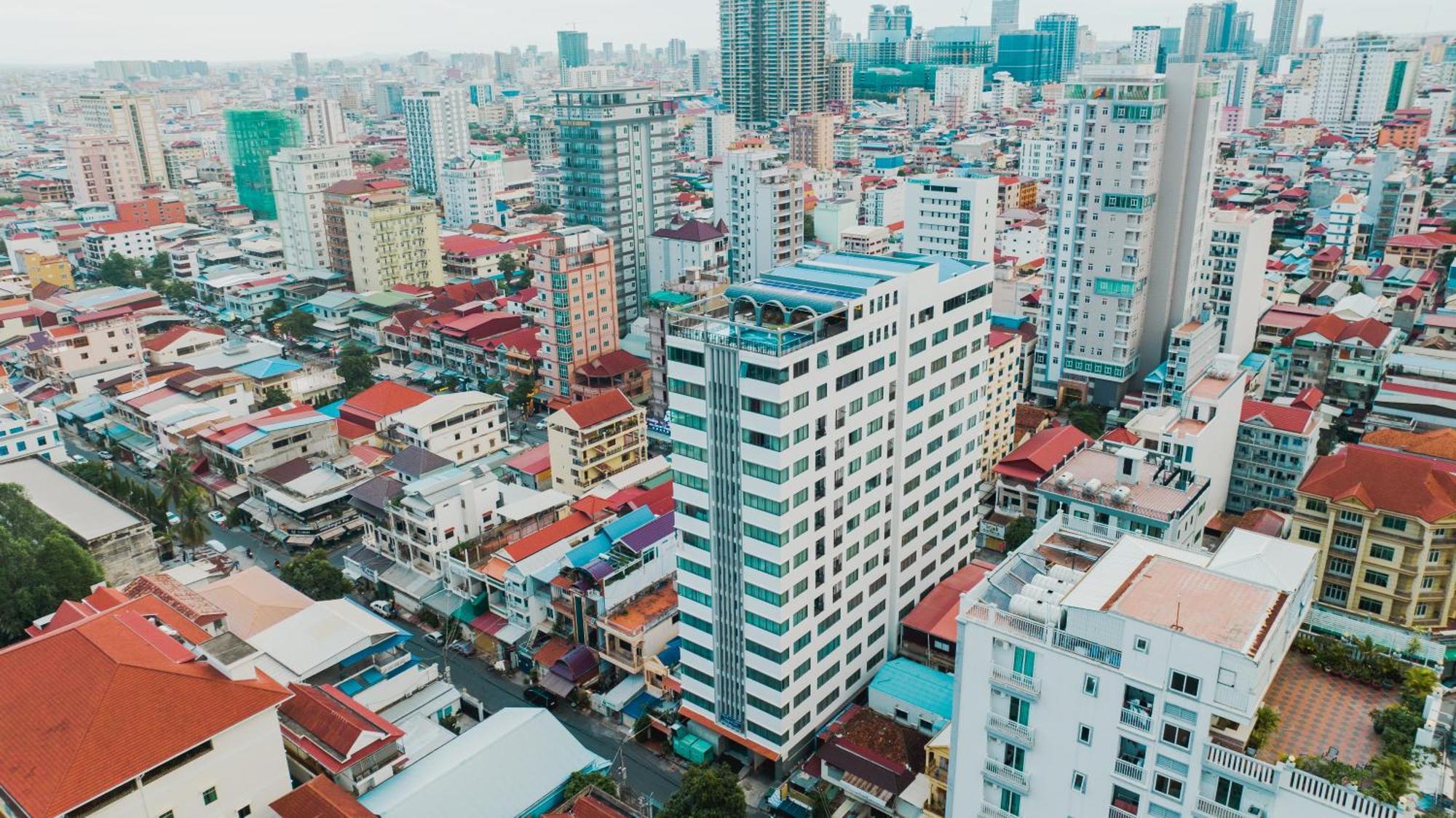 The Onra Hotel Phnom Penh Exteriör bild